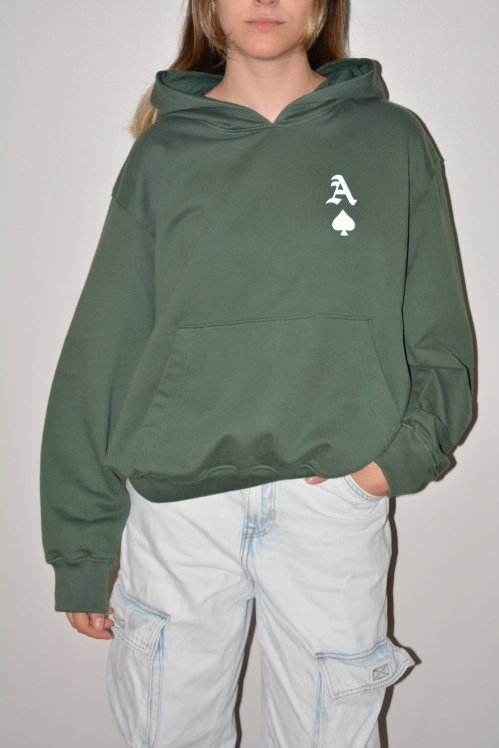 Polerones Oversize y Tendencias en Moda Urbana para Mujeres