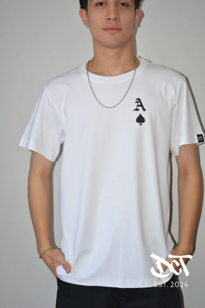 Polera Algodón Pima As de Picas Blanca | dctestablished.cl