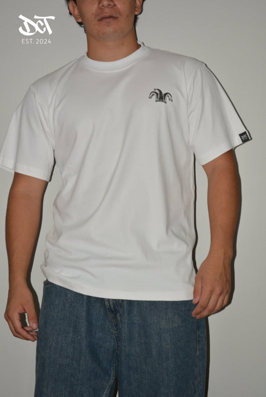 Polera Algodón Pima Fan de Cartas Delantera | dctestablished.cl